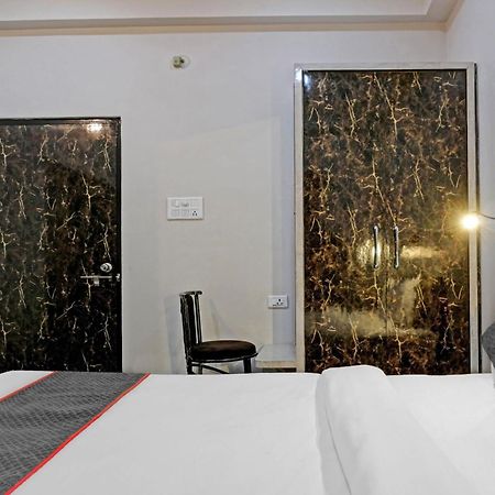 Hotel Townhouse Navneeta Grand Kakarmatha Exteriér fotografie
