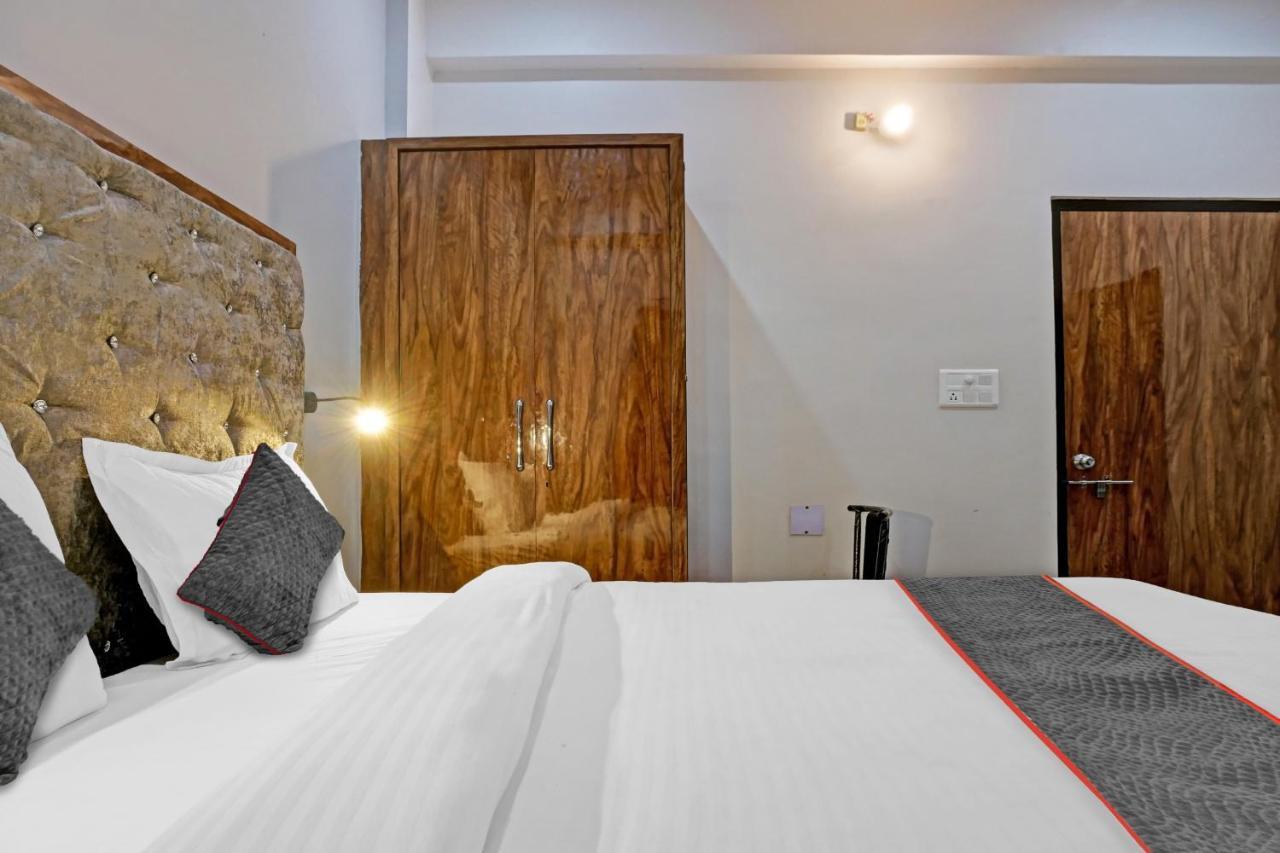 Hotel Townhouse Navneeta Grand Kakarmatha Exteriér fotografie