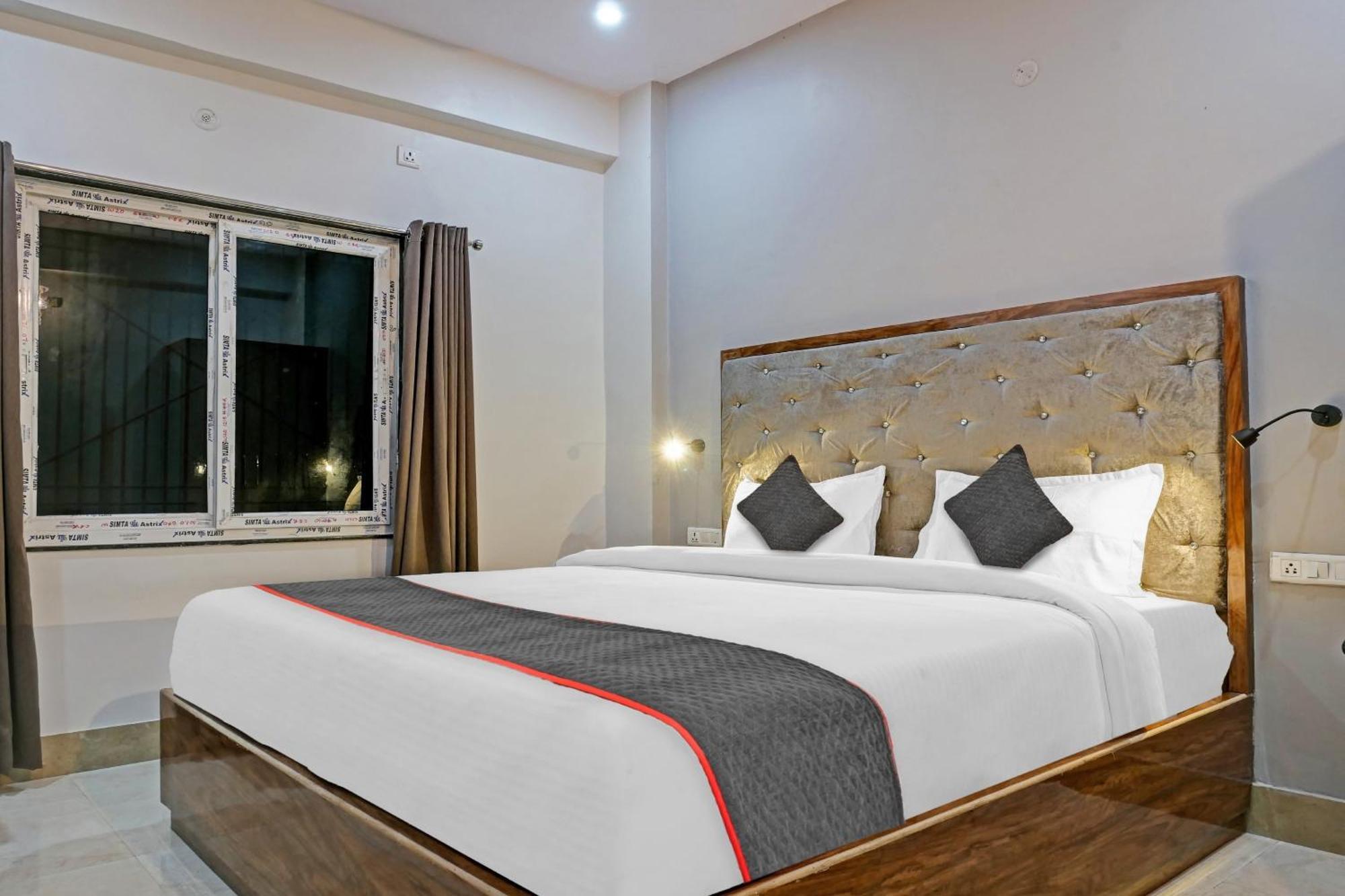 Hotel Townhouse Navneeta Grand Kakarmatha Exteriér fotografie